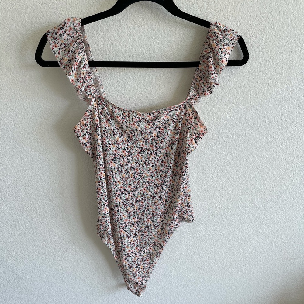 Socialite floral bodysuit